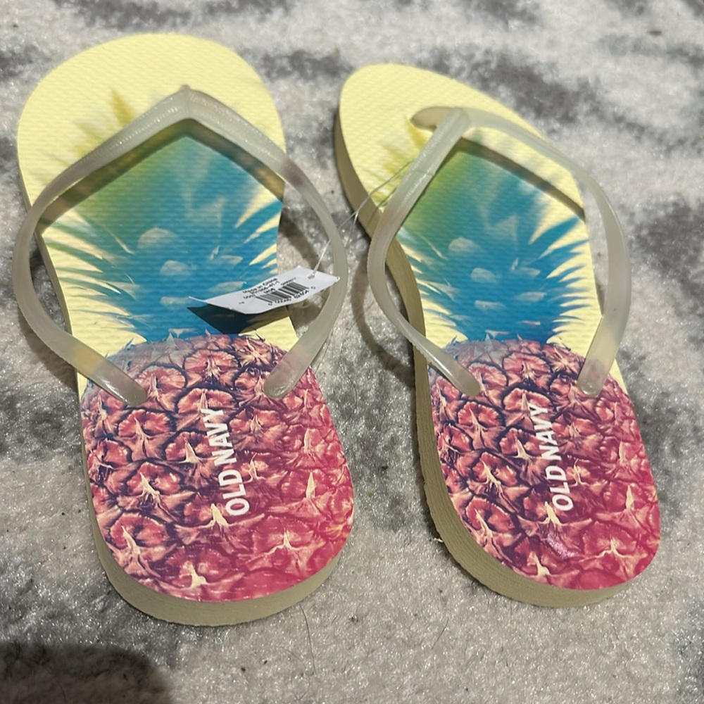 Old navy brand new pineapples flip flops